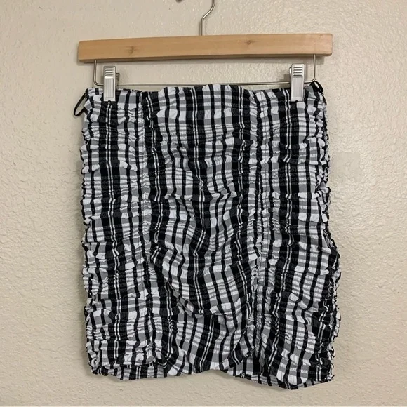 Zara Black White Plaid Rouched High Waisted Mini Skirt Size XS - Picture 4 of 7